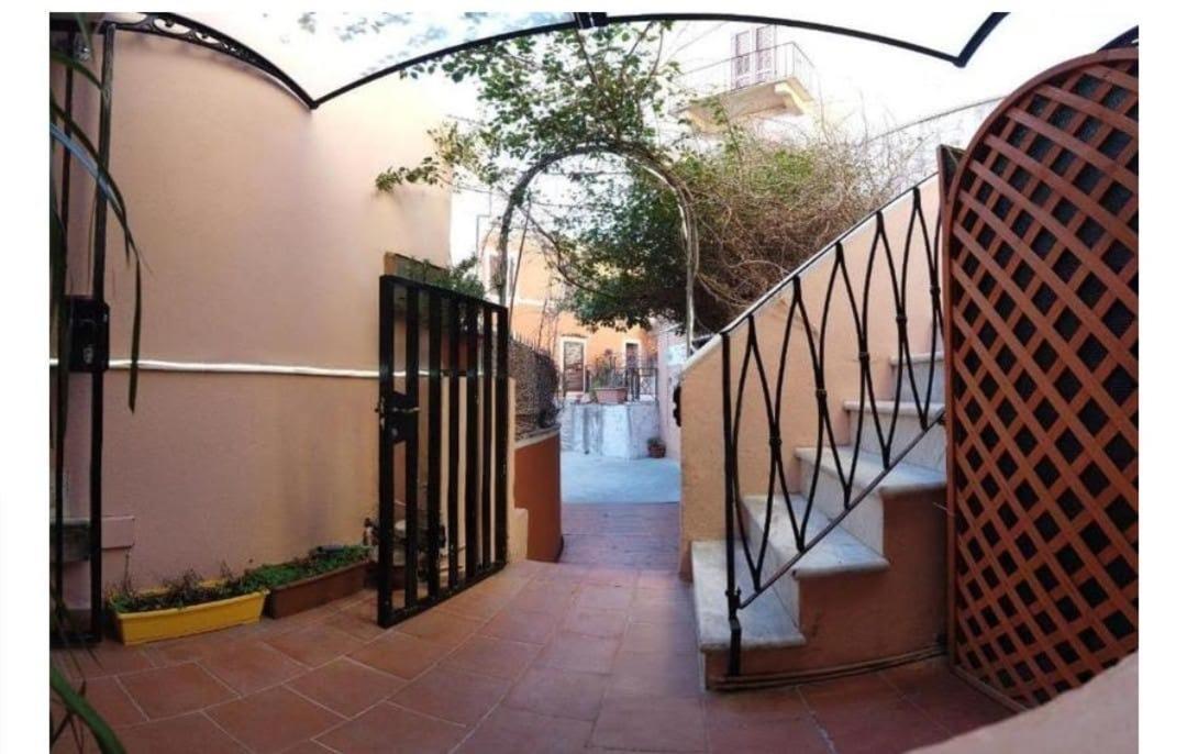 Locanda Genovese 20 La Maddalena  Ngoại thất bức ảnh