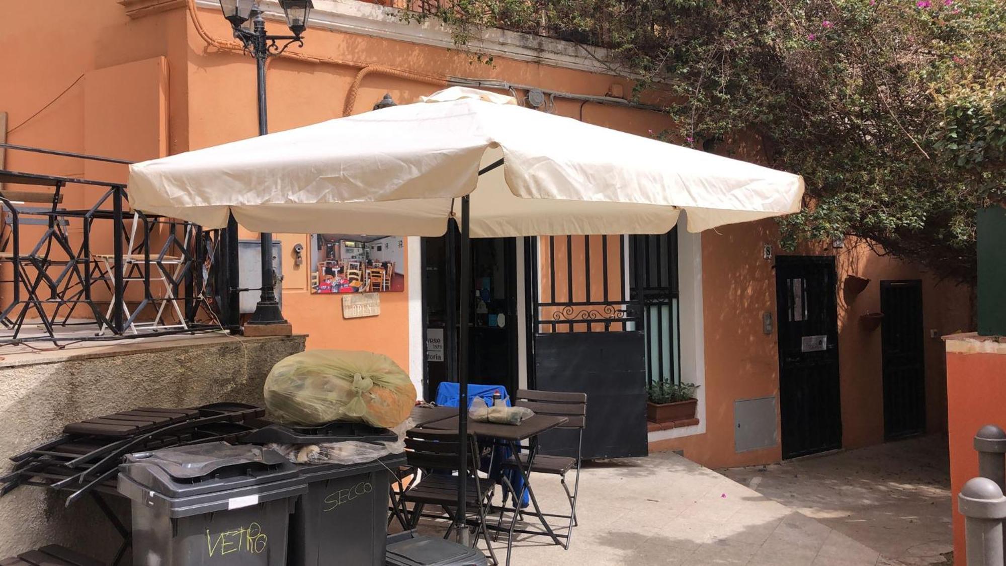 Locanda Genovese 20 La Maddalena  Ngoại thất bức ảnh