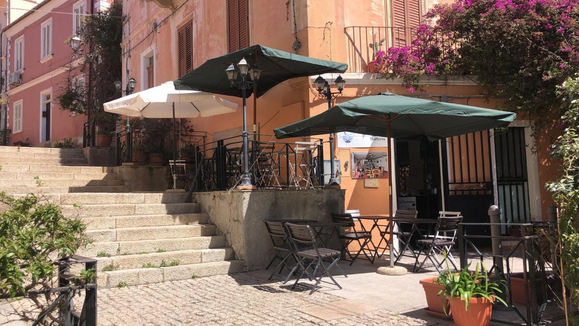 Locanda Genovese 20 La Maddalena  Ngoại thất bức ảnh